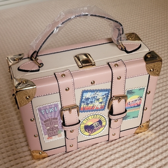 Aldo Pink and Cream Travel Bag with Vintage Appeal - Picture 4 of 11
